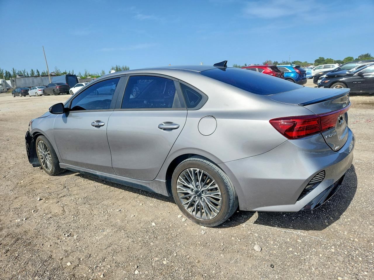 2023 Kia Forte Gt Line - Фото 2