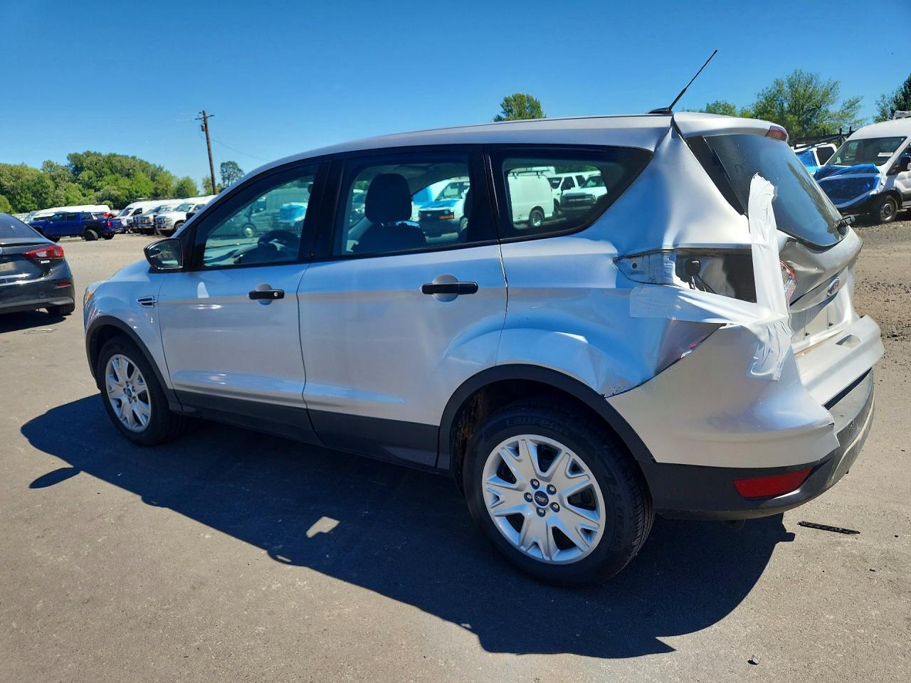 2013 Ford Escape S - Фото 2