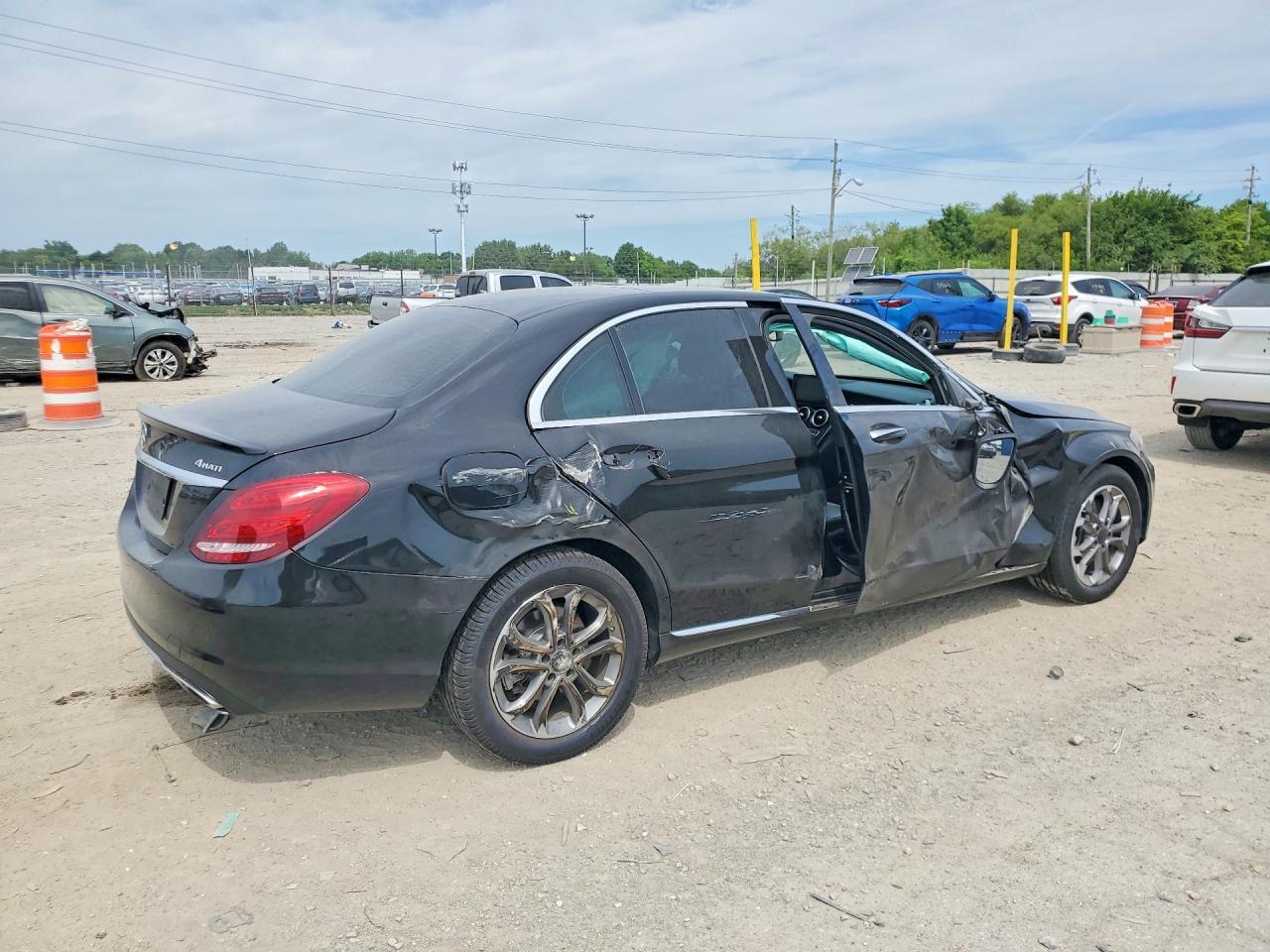 2016 Mercedes-Benz C 300 4Matic - Фото 3