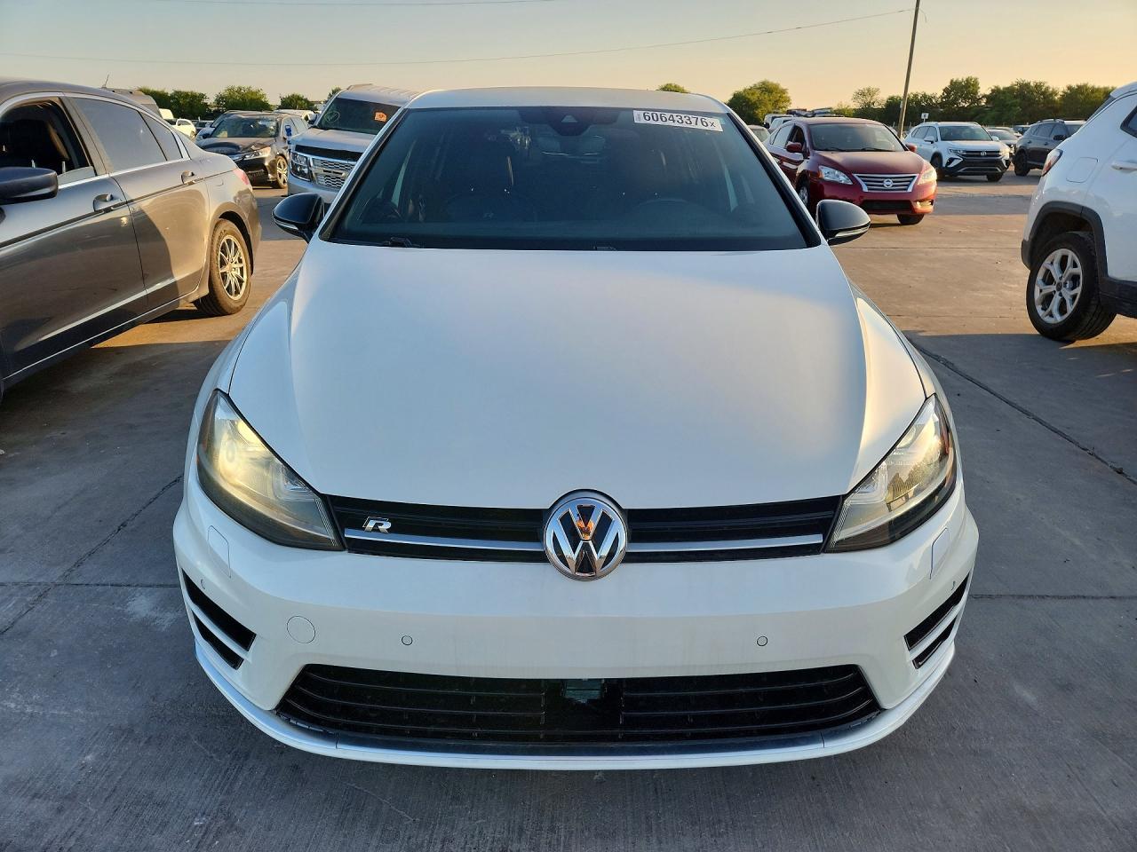 2017 Volkswagen Golf R - Image 5