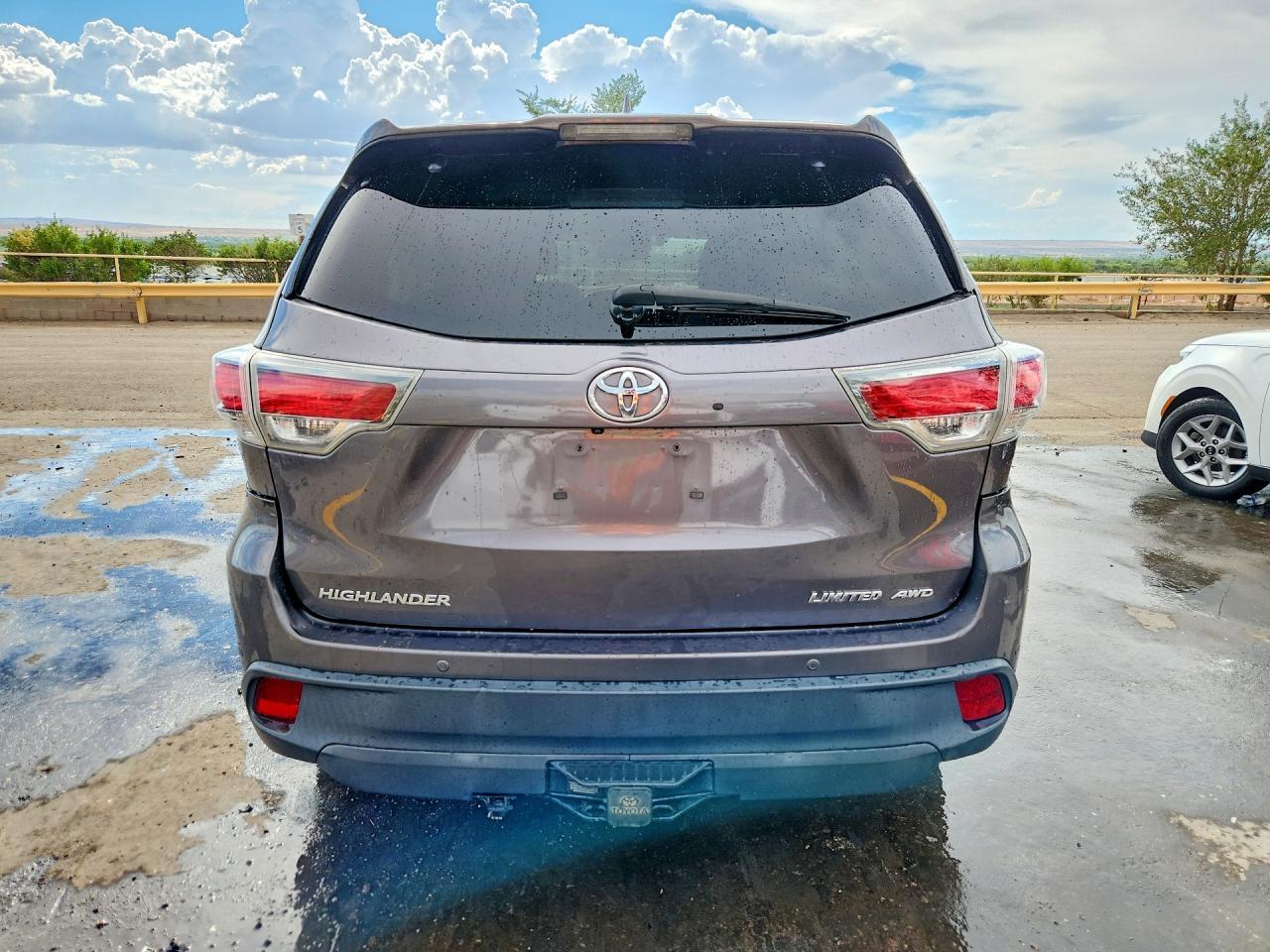 2016 Toyota Highlander Limited Platinum - Image 6
