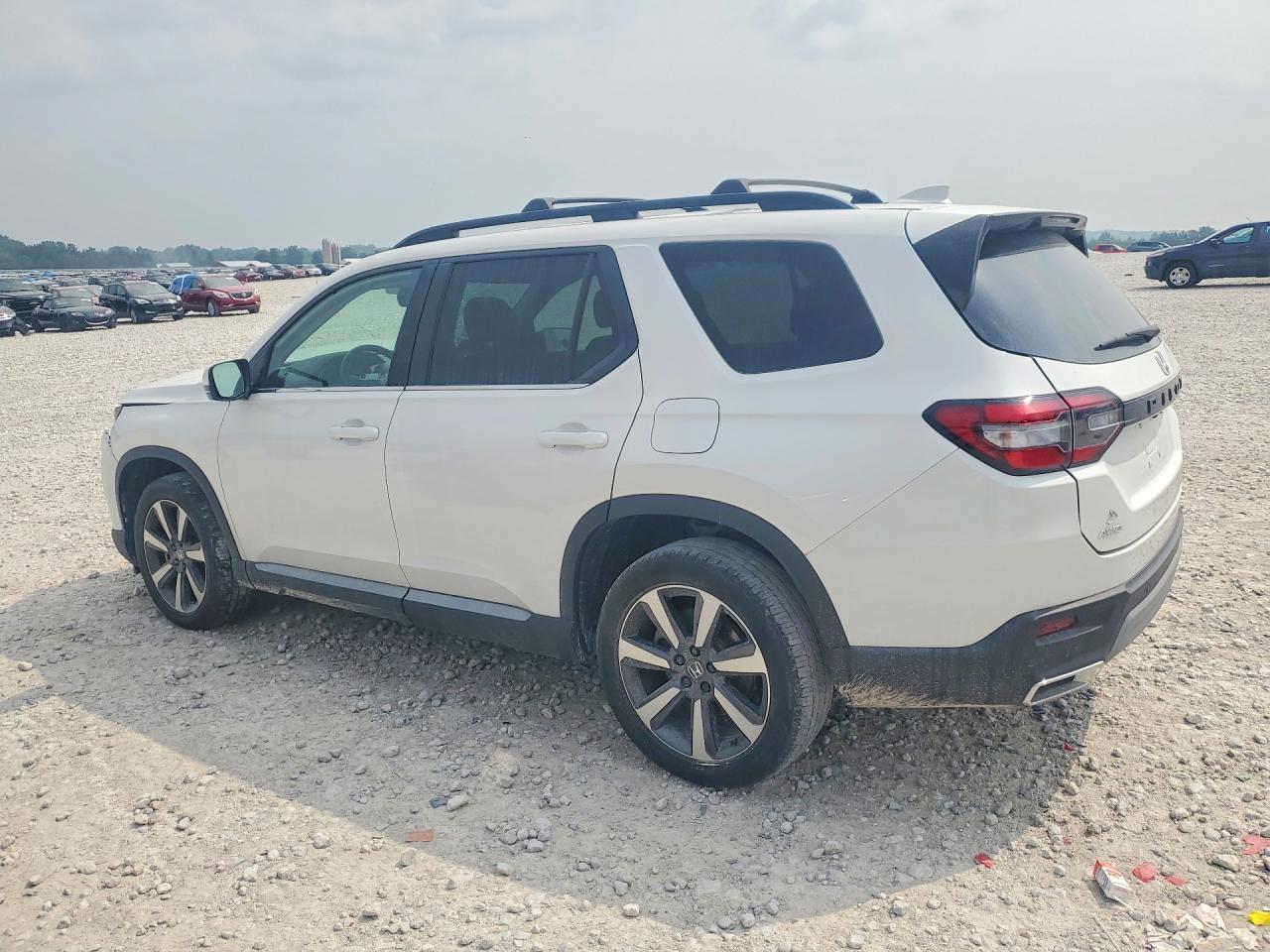 2024 Honda Pilot Touring - Фото 2