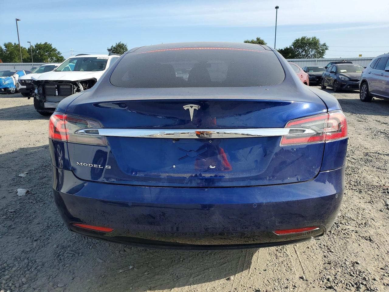 2016 Tesla Model S - Image 6