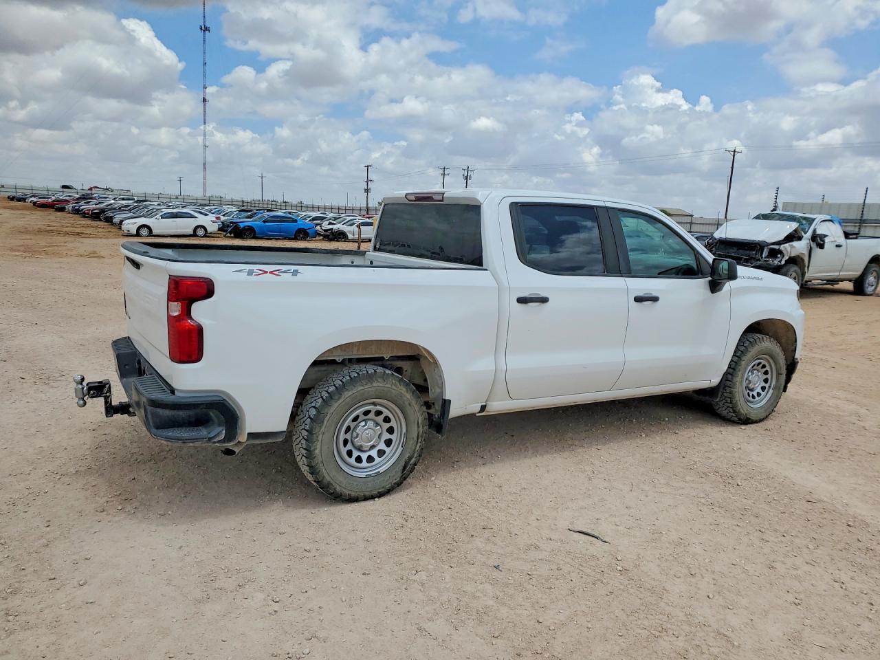 2020 Chevrolet Silverado K1500 - Фото 3