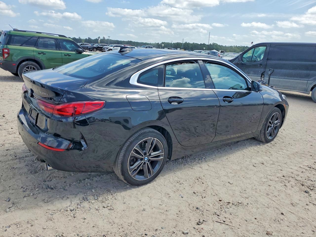 2024 BMW 228Xi - Фото 3