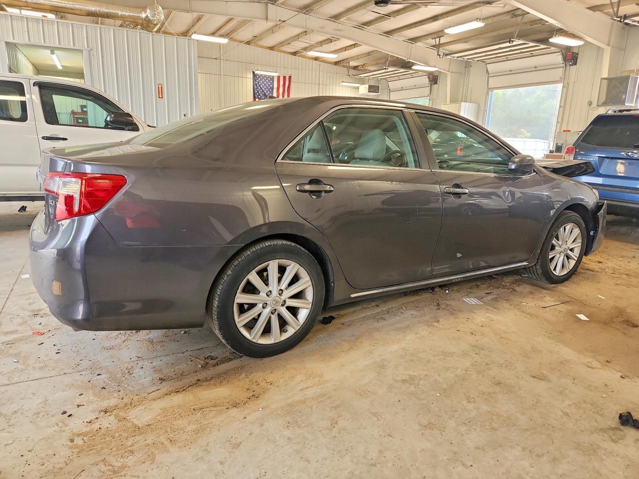 2012 Toyota Camry Xle - Фото 3