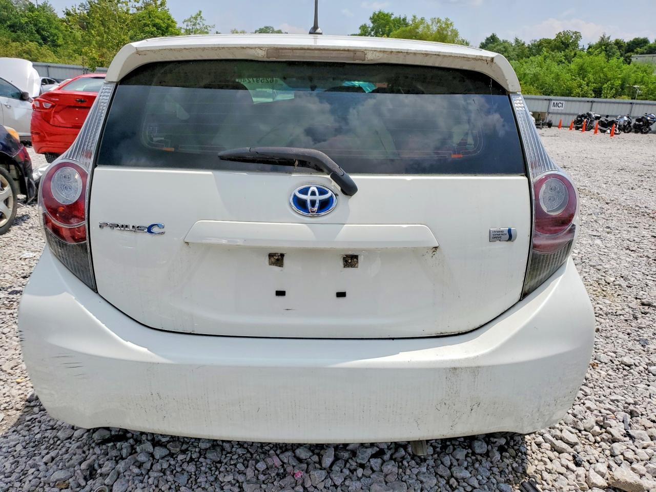 2014 Toyota Prius C Two - Image 6
