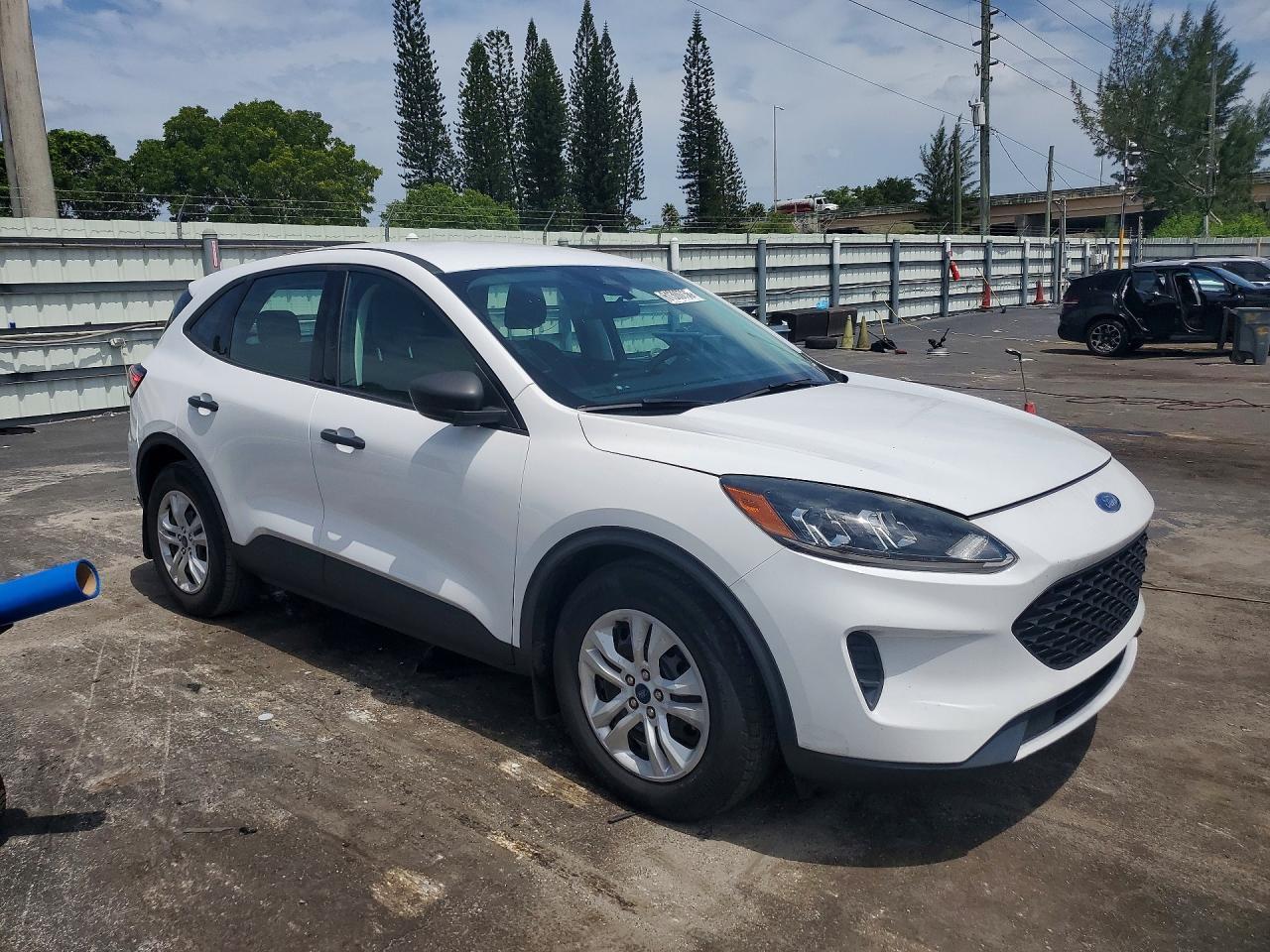 2022 Ford Escape S - Image 4