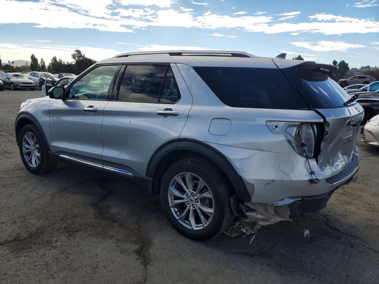 2022 Ford Explorer Limited - Image 2
