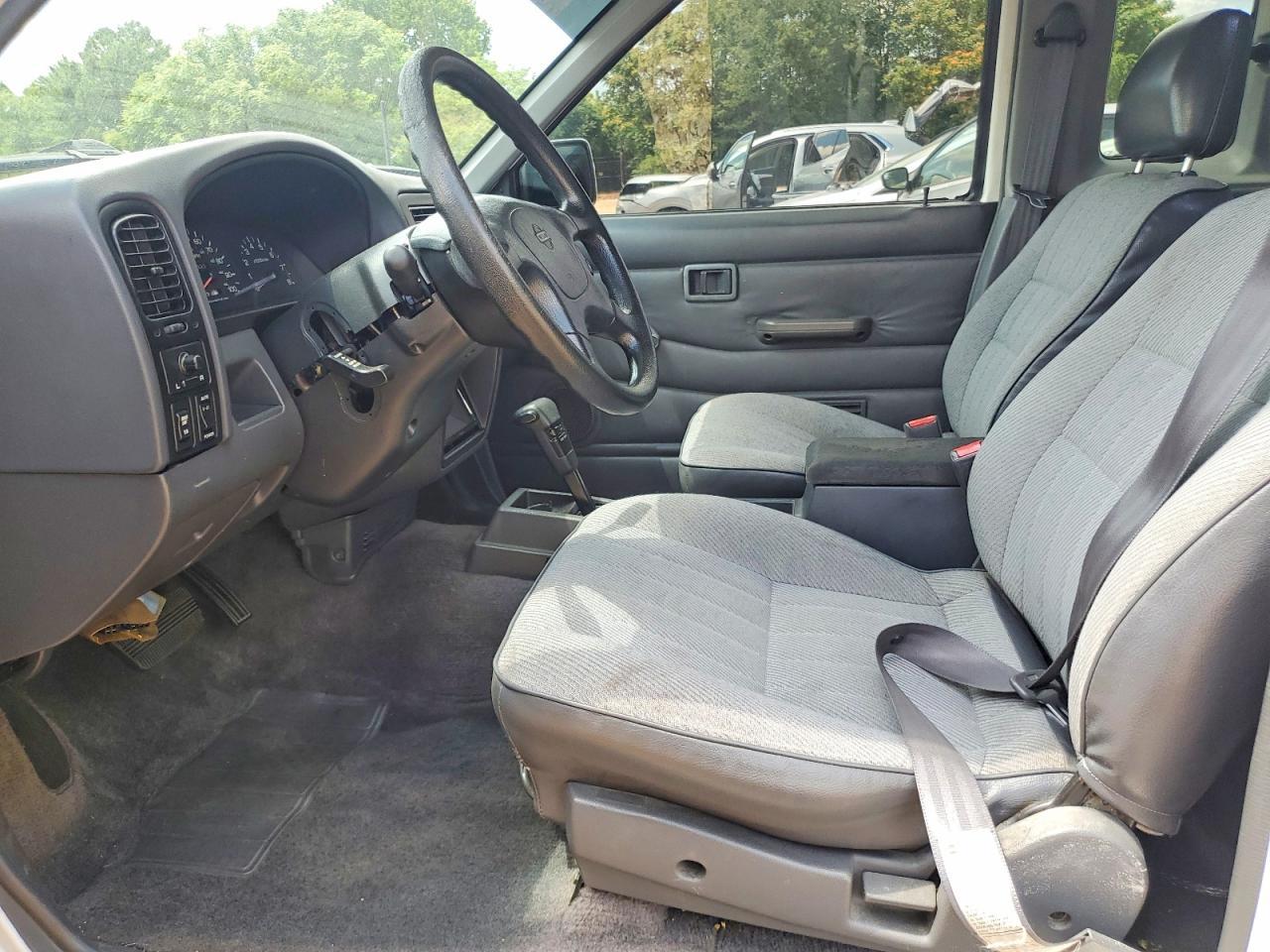 1995 Nissan Truck Xe V6 - Фото 7