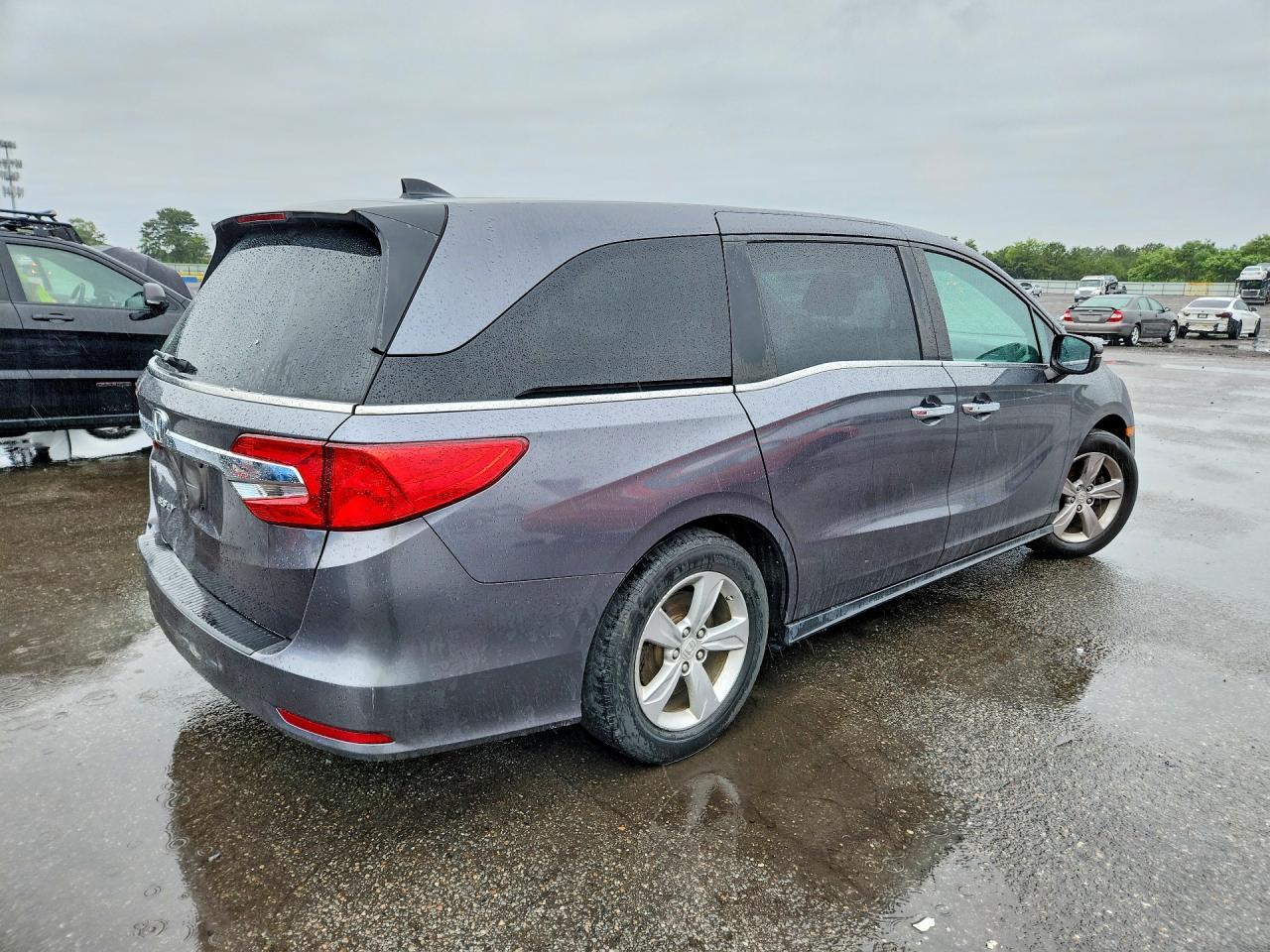 2018 Honda Odyssey Ex - Image 3