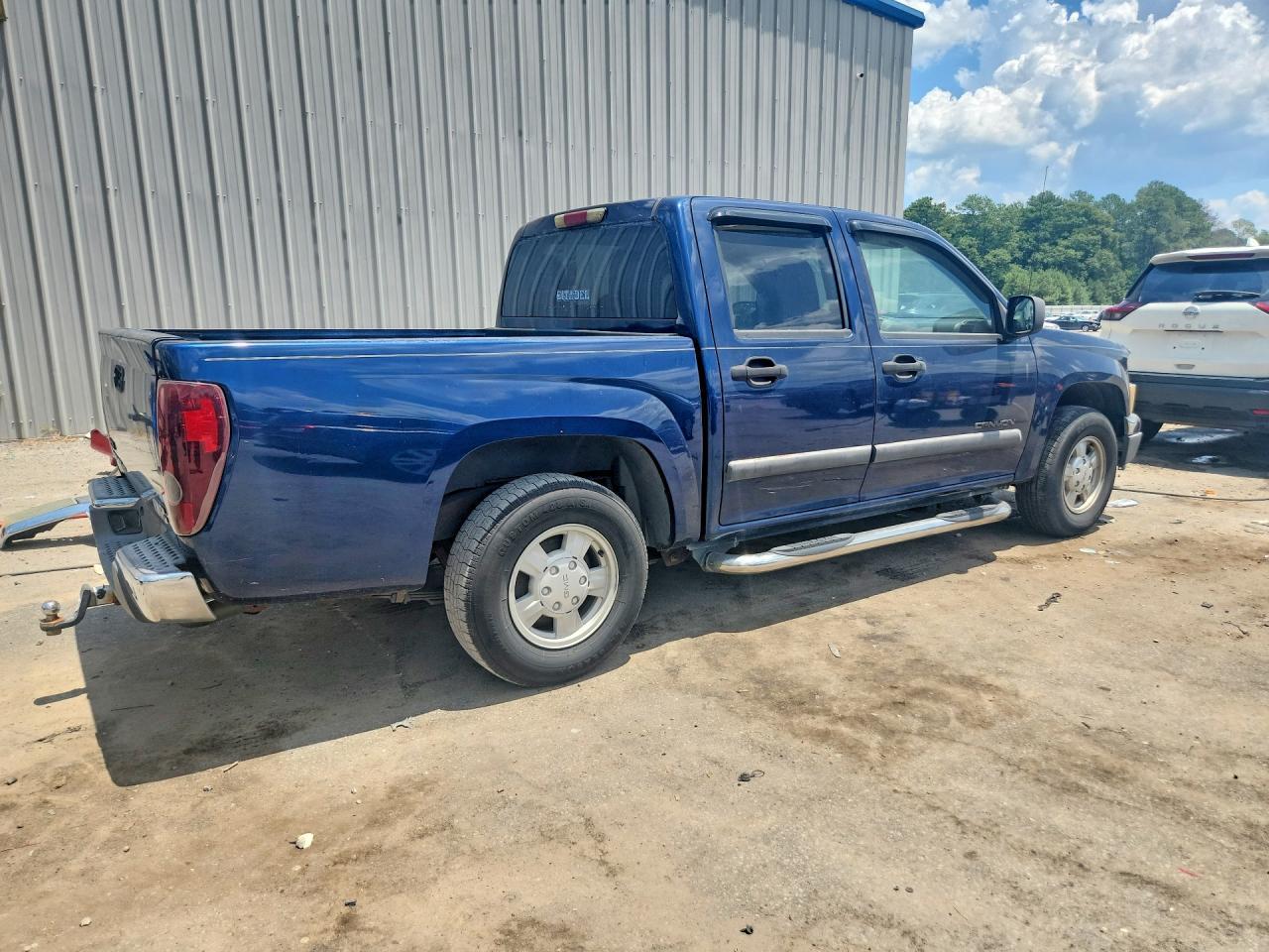 2004 GMC Canyon - Image 3