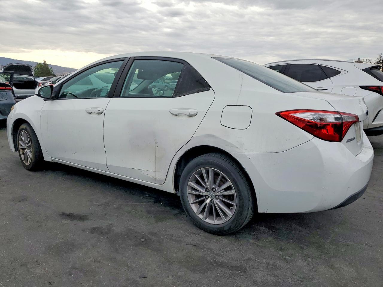 2015 Toyota Corolla Le Plus - Фото 2