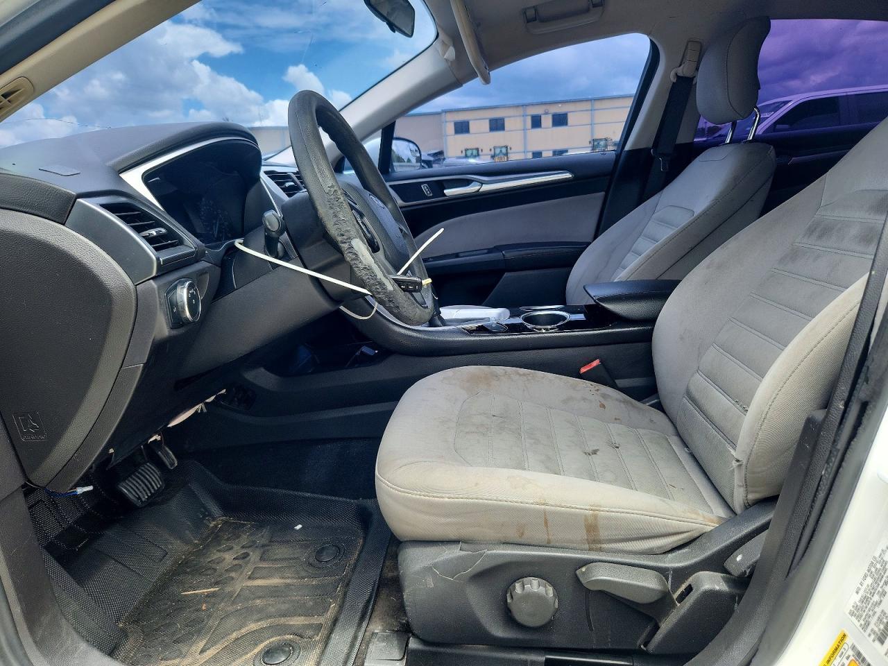 2014 Ford Fusion S - Фото 7