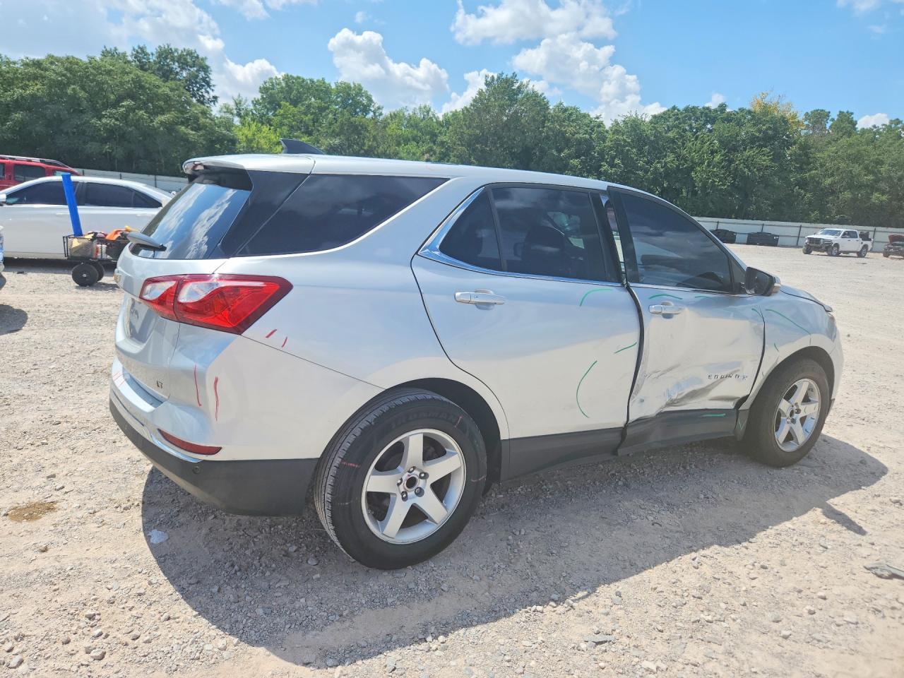 2019 Chevrolet Equinox Lt - Image 3