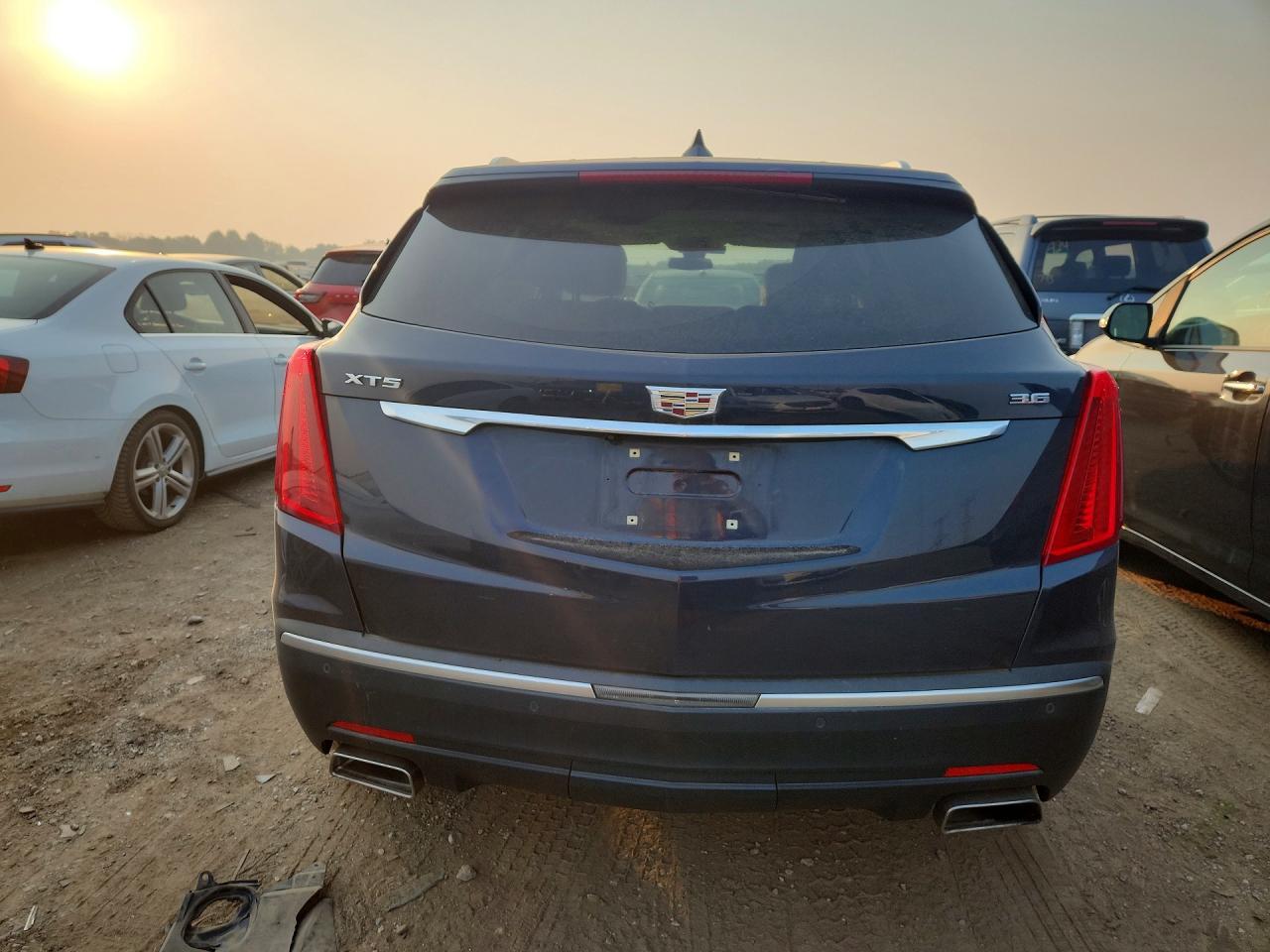 2018 Cadillac Xt5 Luxury - Image 6