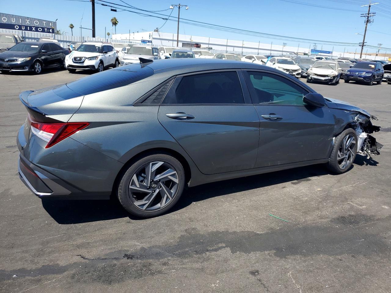 2025 Hyundai Elantra Sel Sport - Фото 3