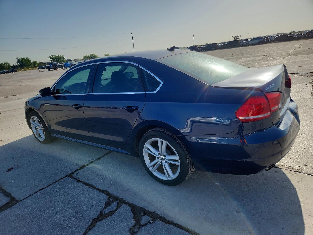 2014 Volkswagen Passat Se - Фото 2