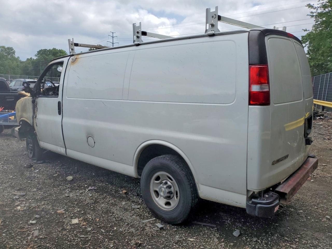 2021 Chevrolet Express G3500 - Фото 2