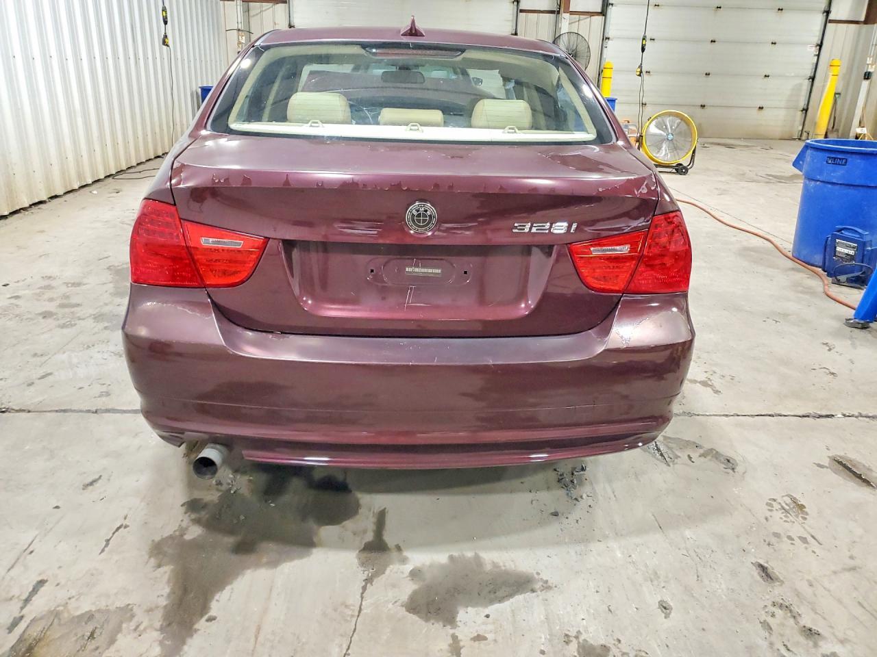 2010 BMW 328 I - Фото 6