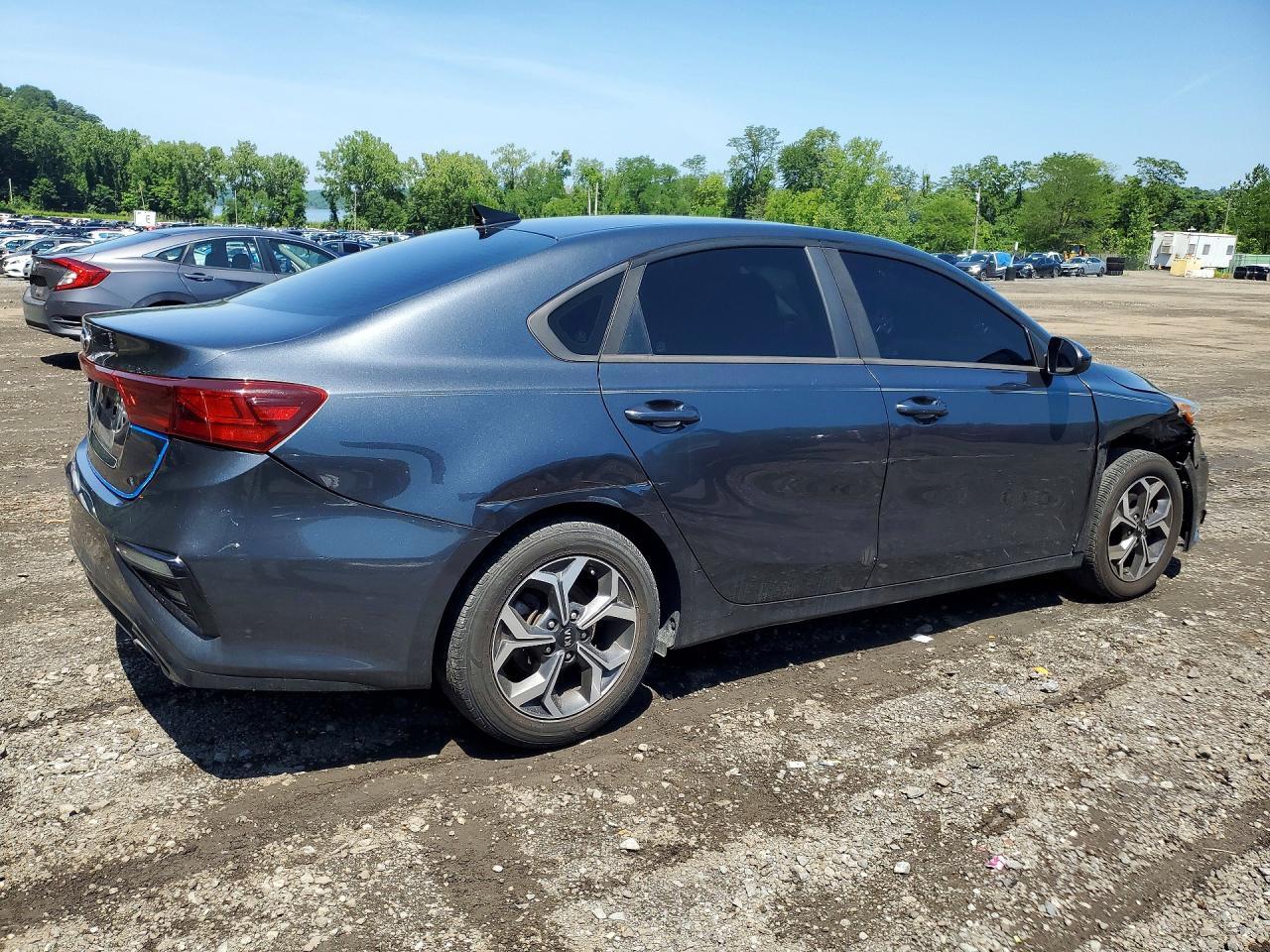 2019 Kia Forte Lxs - Image 3