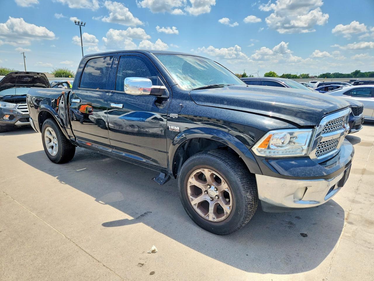 2017 Ram 1500 Laramie - Image 4