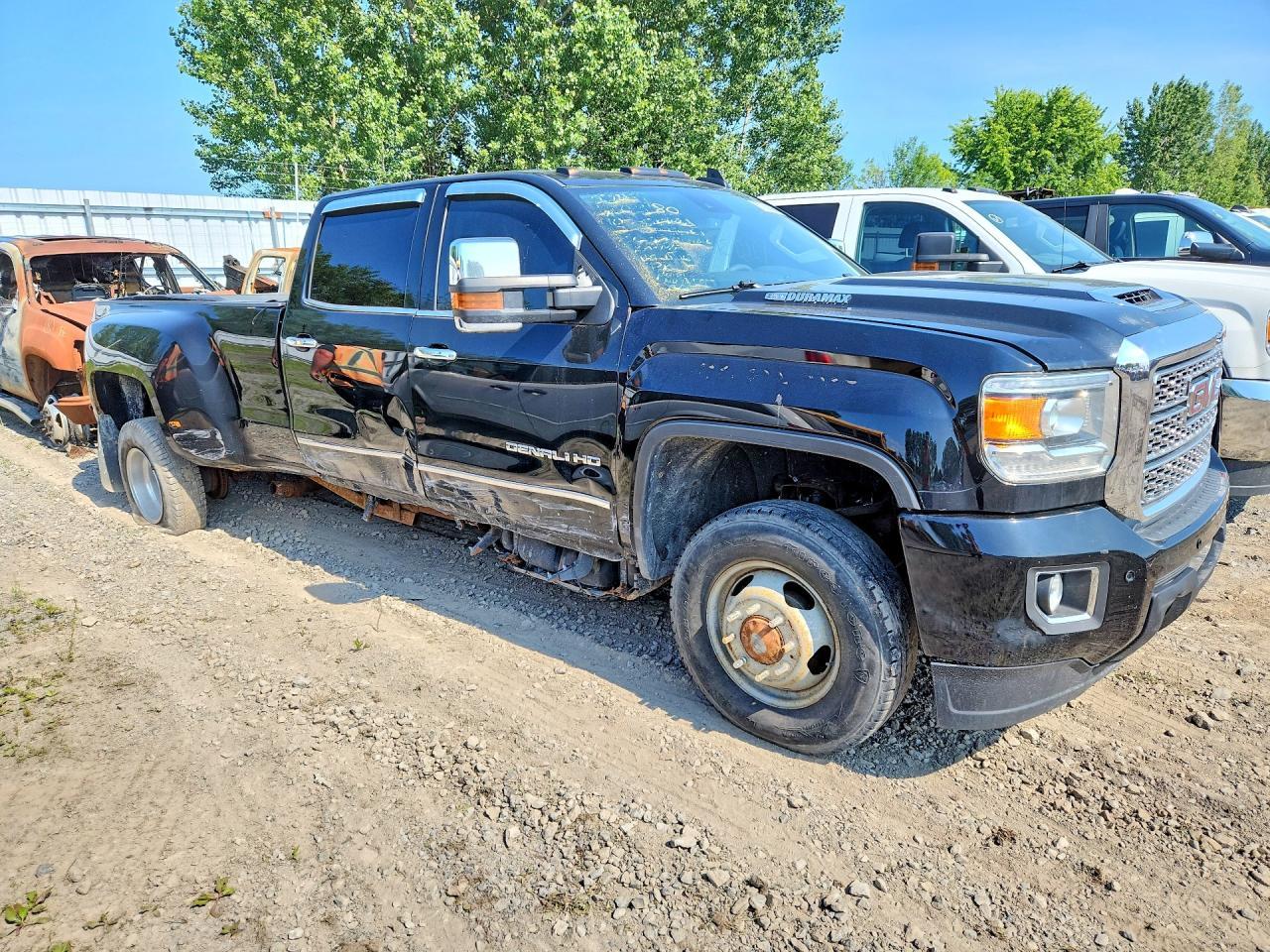 2019 GMC Sierra K3500 Denali - Image 4