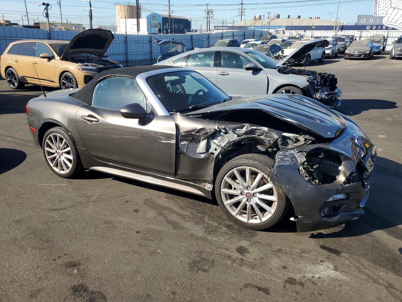 2017 Fiat 124 Spider Classica - Фото 4