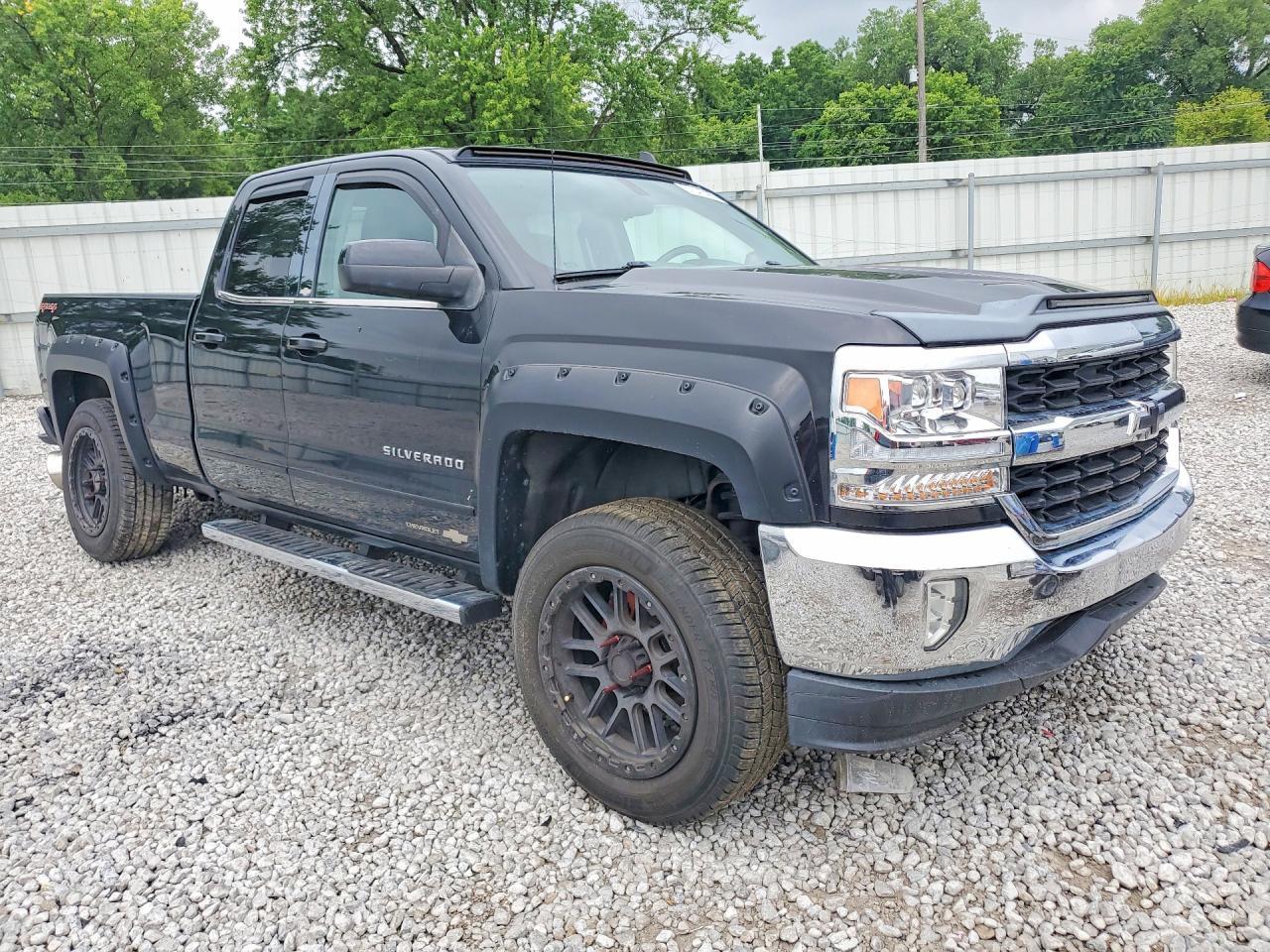 2017 Chevrolet Silverado K1500 Lt - Image 4
