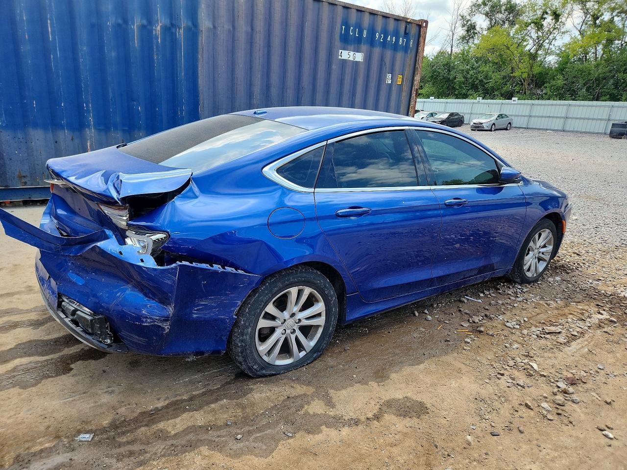 2016 Chrysler 200 Limited - Image 3
