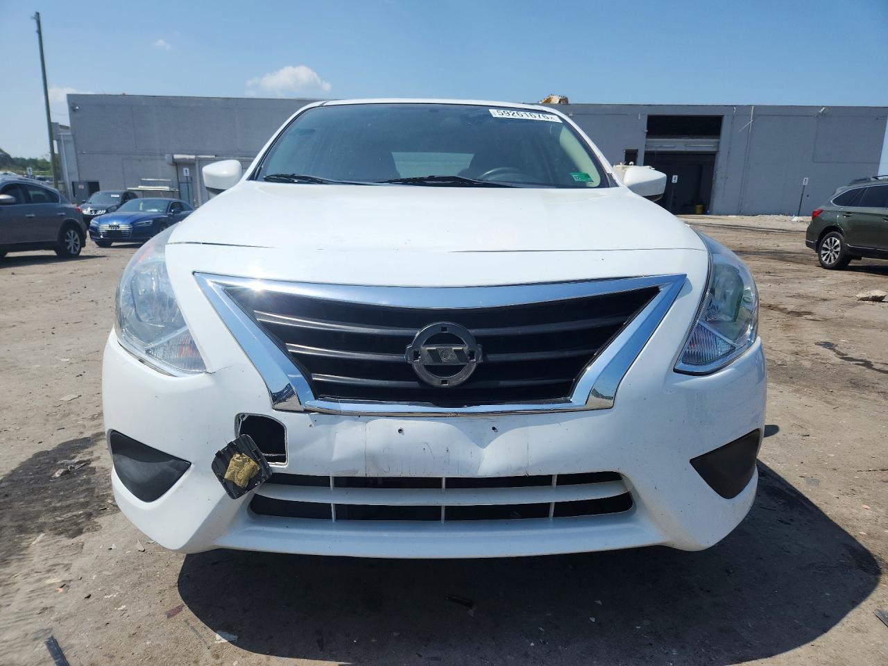 2019 Nissan Versa Sv - Image 5