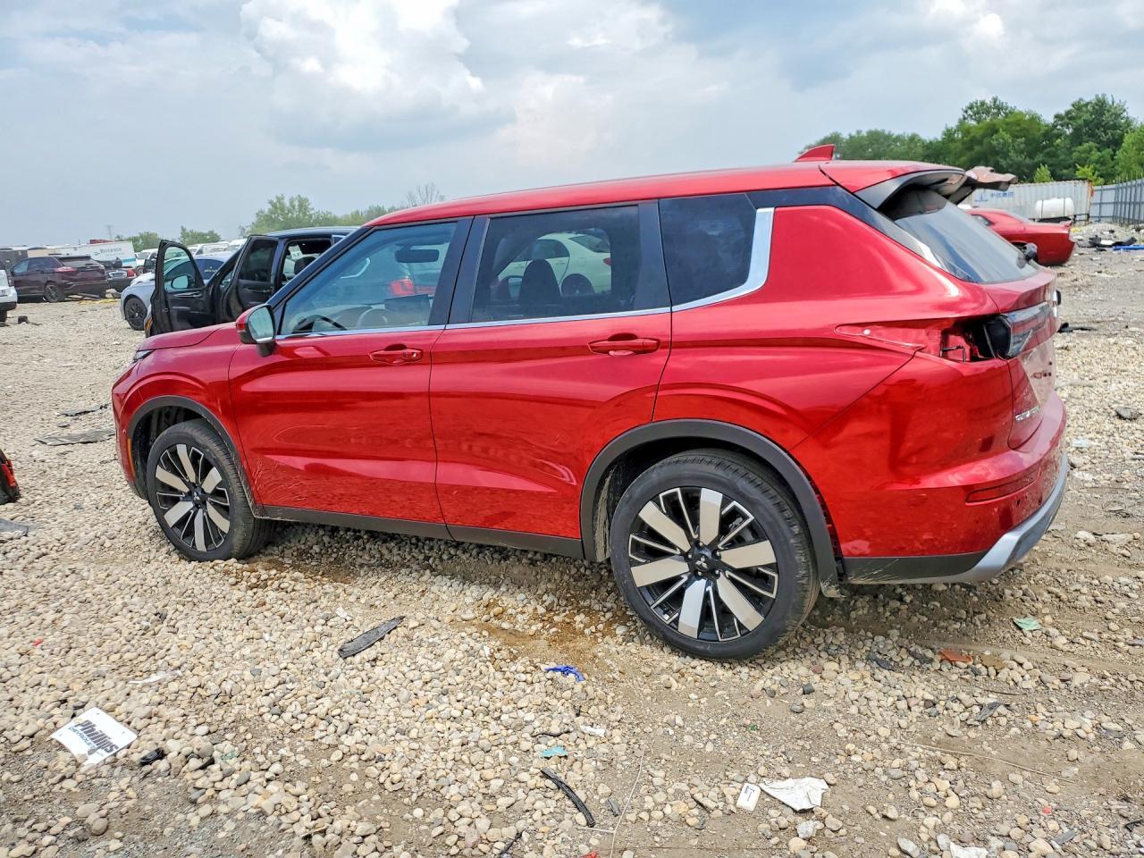 2025 Mitsubishi Outlander Se/Diamond Trail Edition - Фото 2