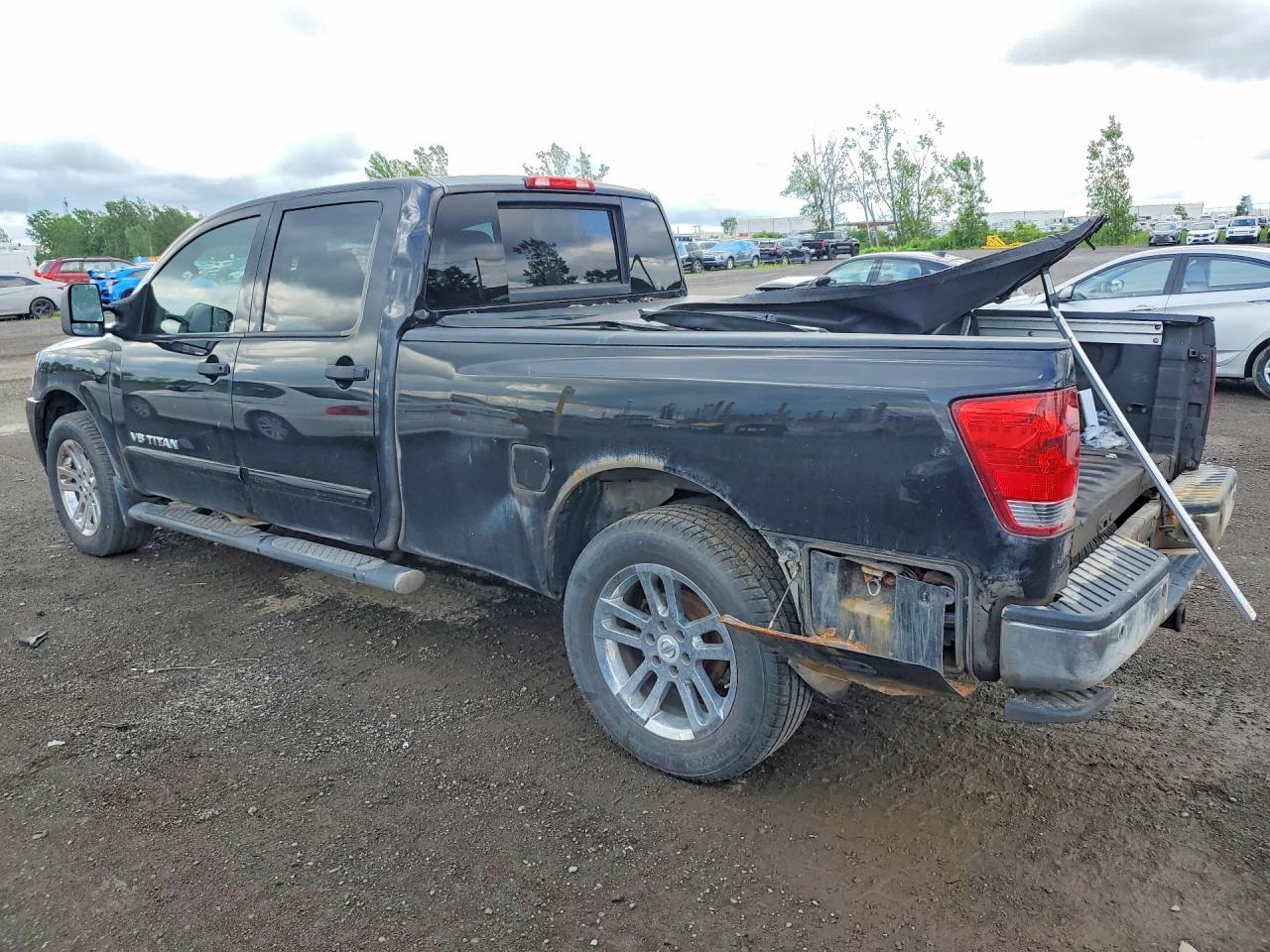 2013 Nissan Titan Sv - Image 2