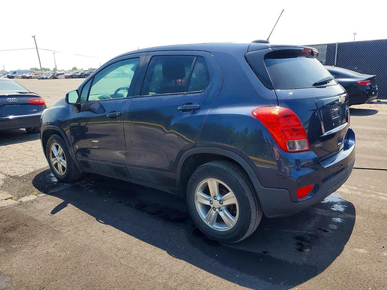 2019 Chevrolet Trax Ls - Image 2