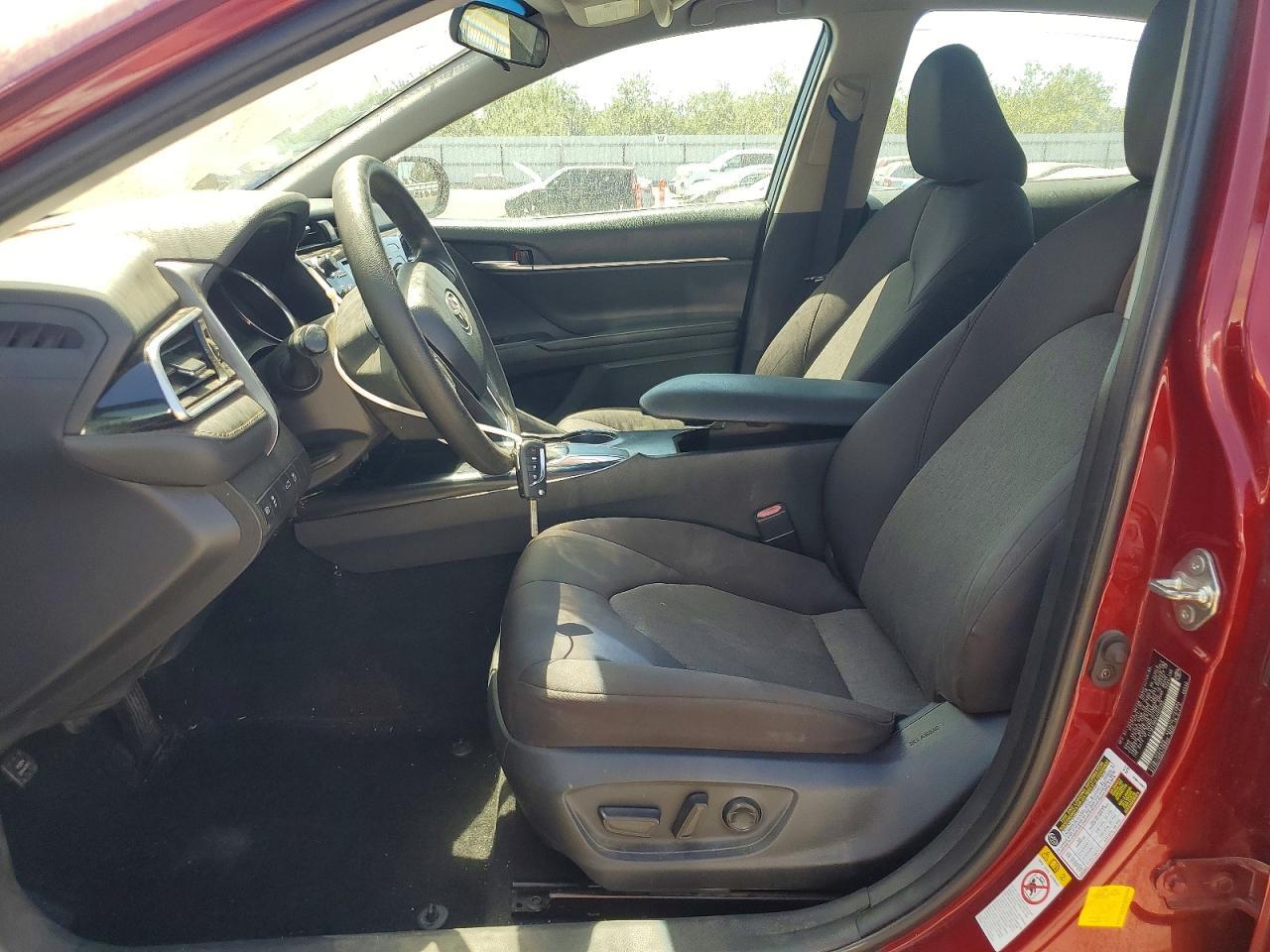 2018 Toyota Camry Le - Image 7