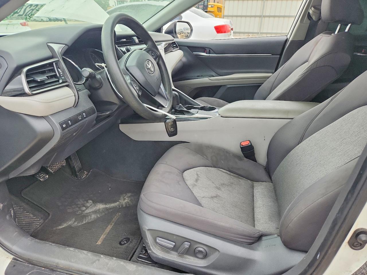 2020 Toyota Camry Le - Image 7