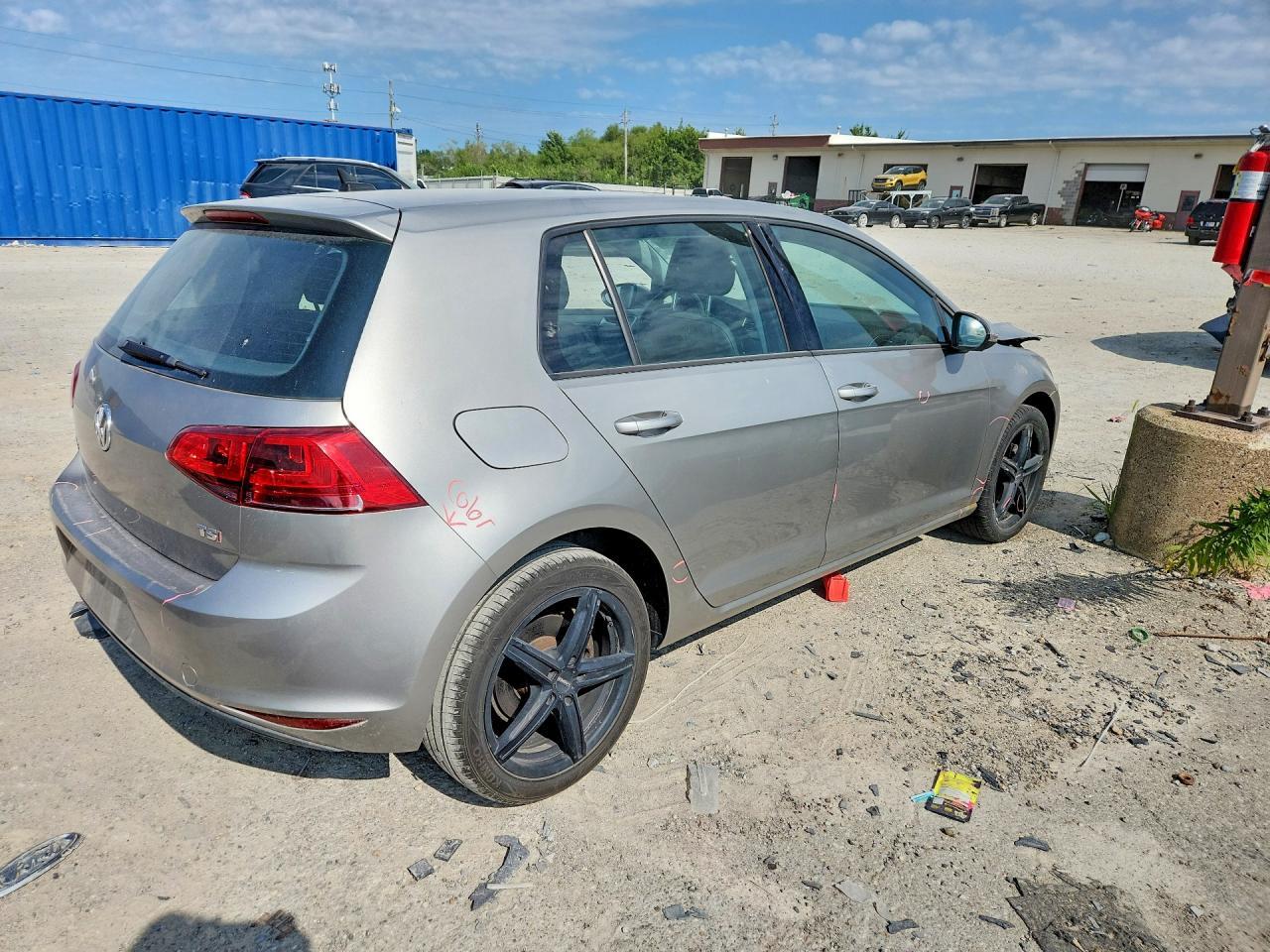 2015 Volkswagen Golf - Фото 3