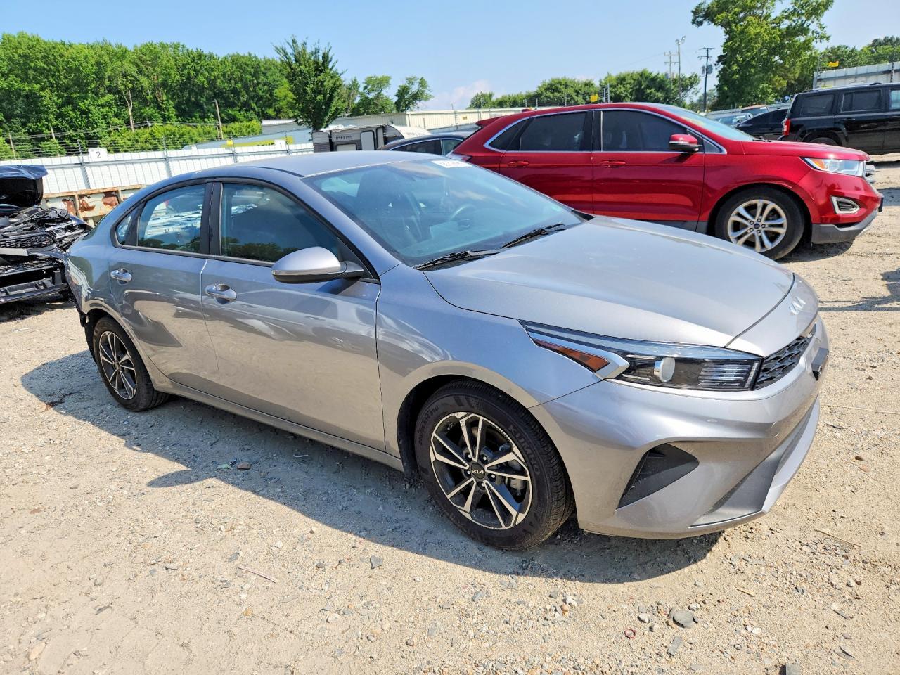 2024 Kia Forte Lxs - Фото 4