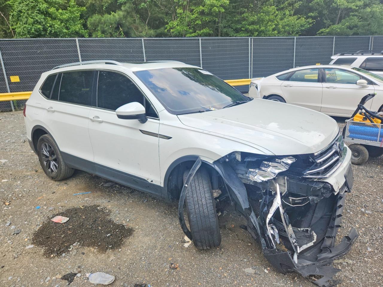 2023 Volkswagen Tiguan Se - Фото 4