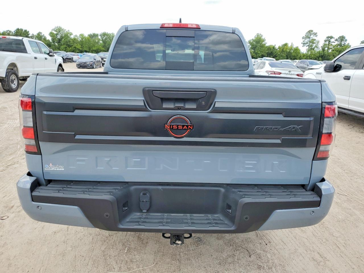 2025 Nissan Frontier Pro-4X - Image 6