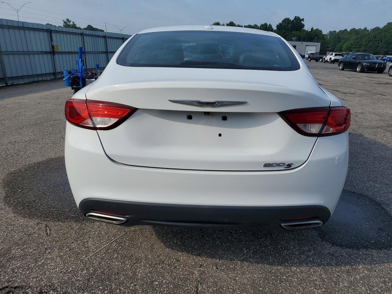 2015 Chrysler 200 S - Image 6
