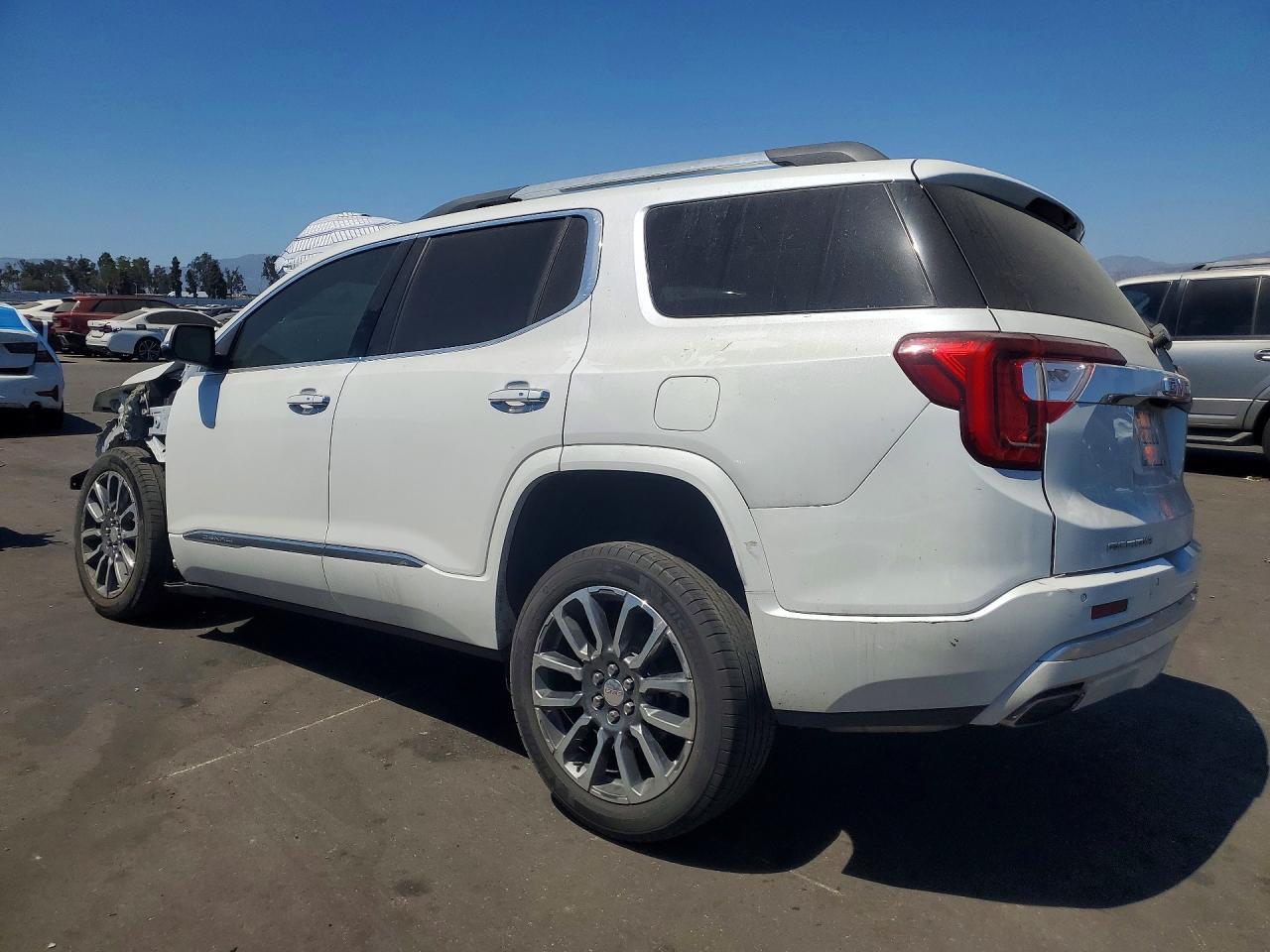 2021 GMC Acadia Denali - Фото 2