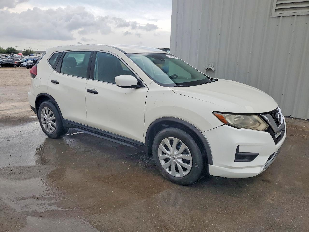 2020 Nissan Rogue S - Фото 4