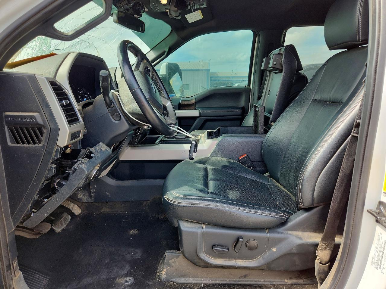 2022 Ford F250 Super Duty - Фото 7