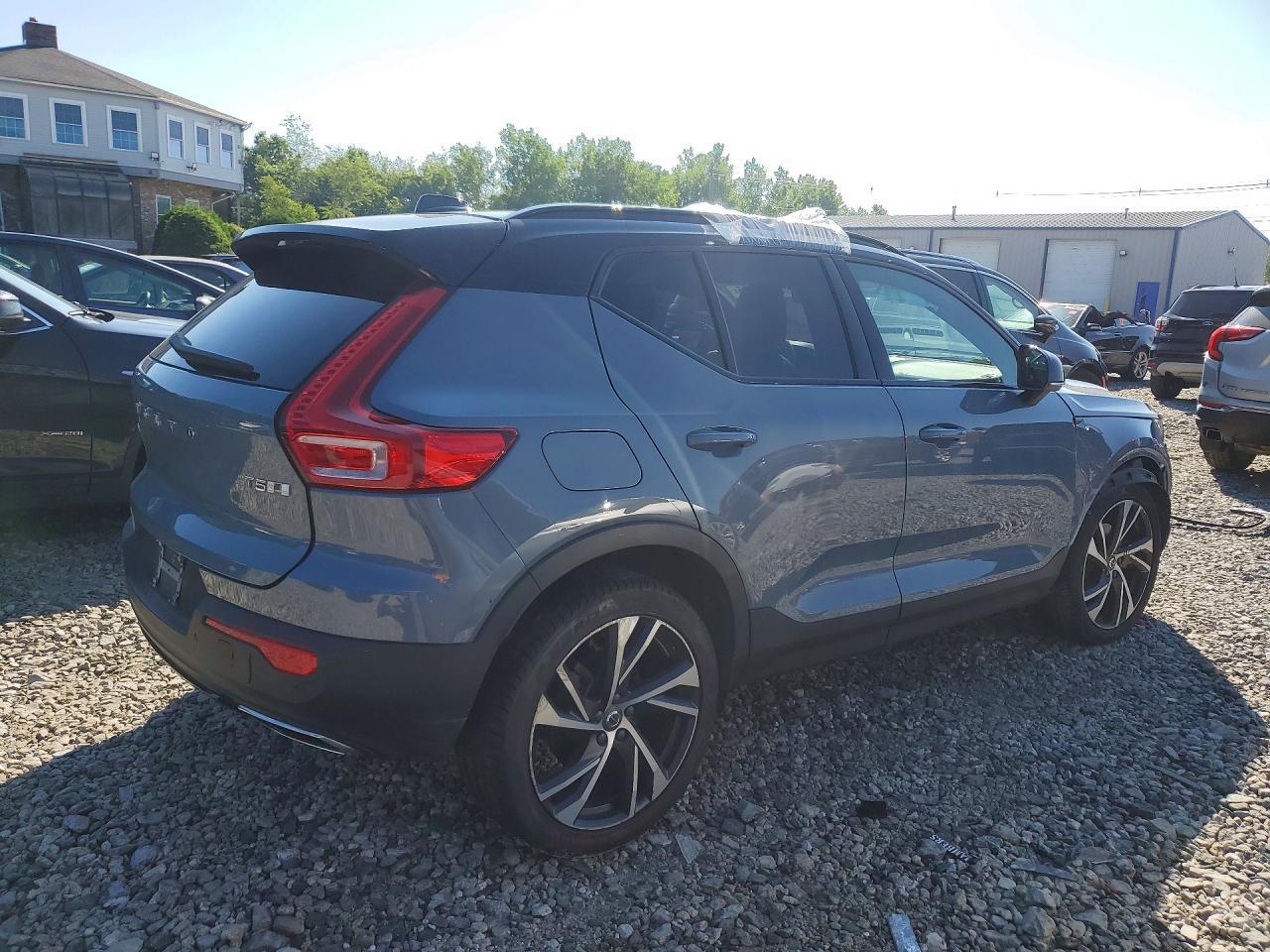 2020 Volvo Xc40 - Фото 3