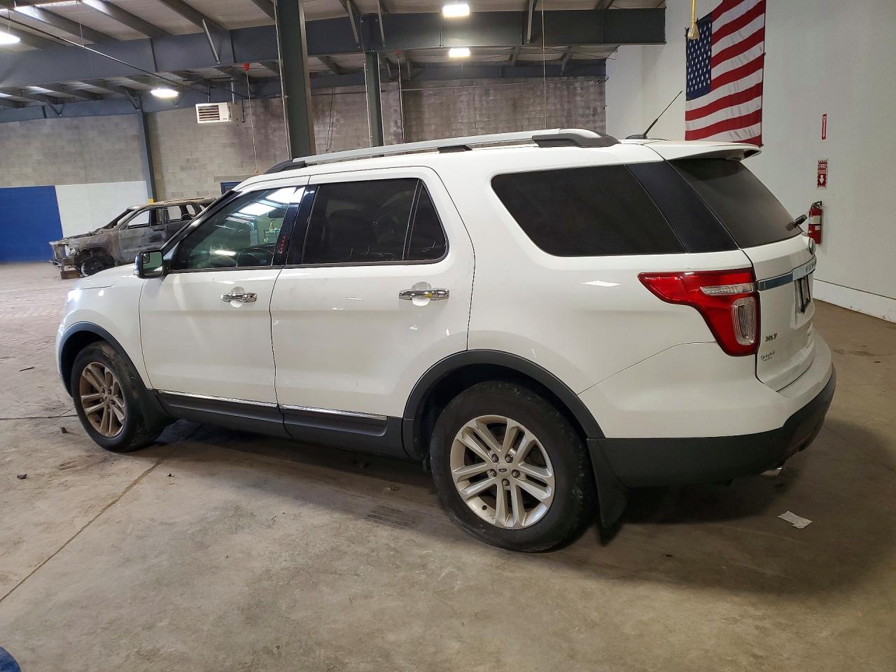 2013 Ford Explorer Xlt - Фото 2