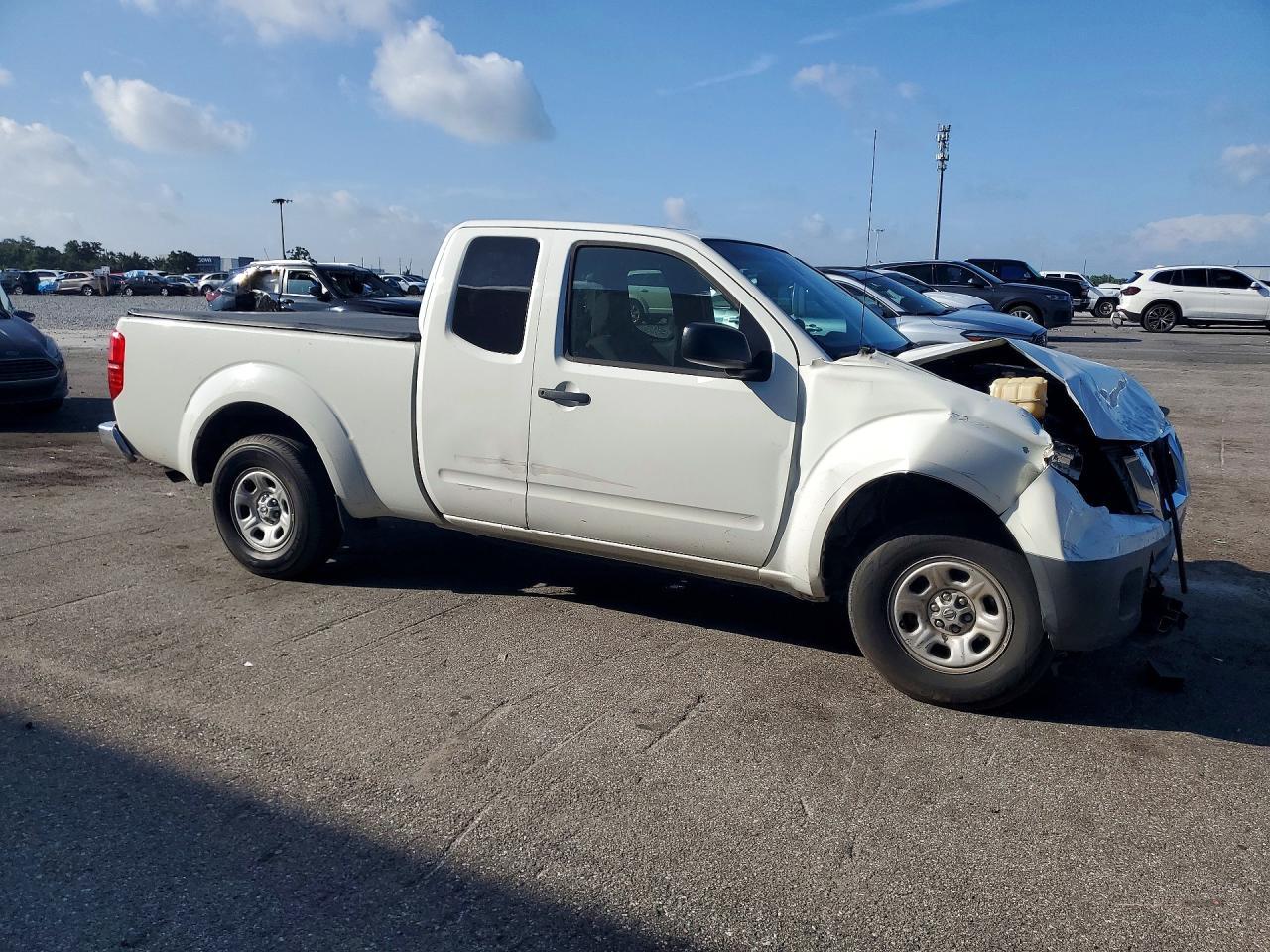 2015 Nissan Frontier S - Фото 4