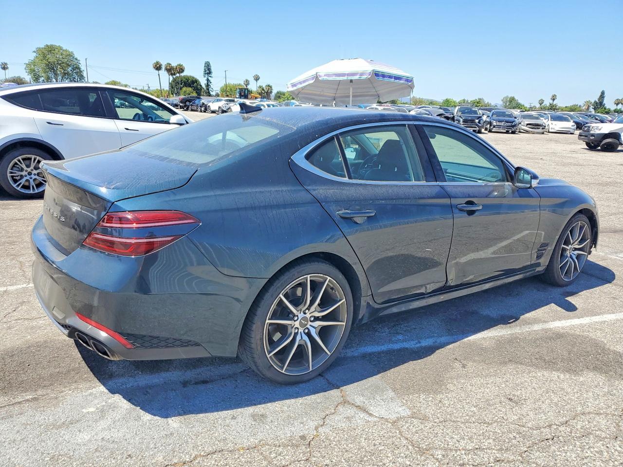 2022 Genesis G70 2.0T - Image 3
