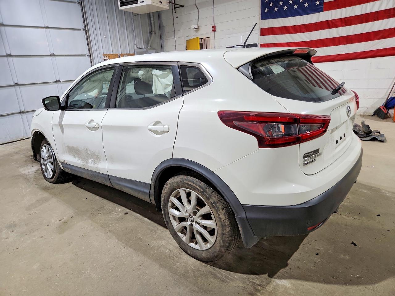 2020 Nissan Rogue Sport S - Фото 2