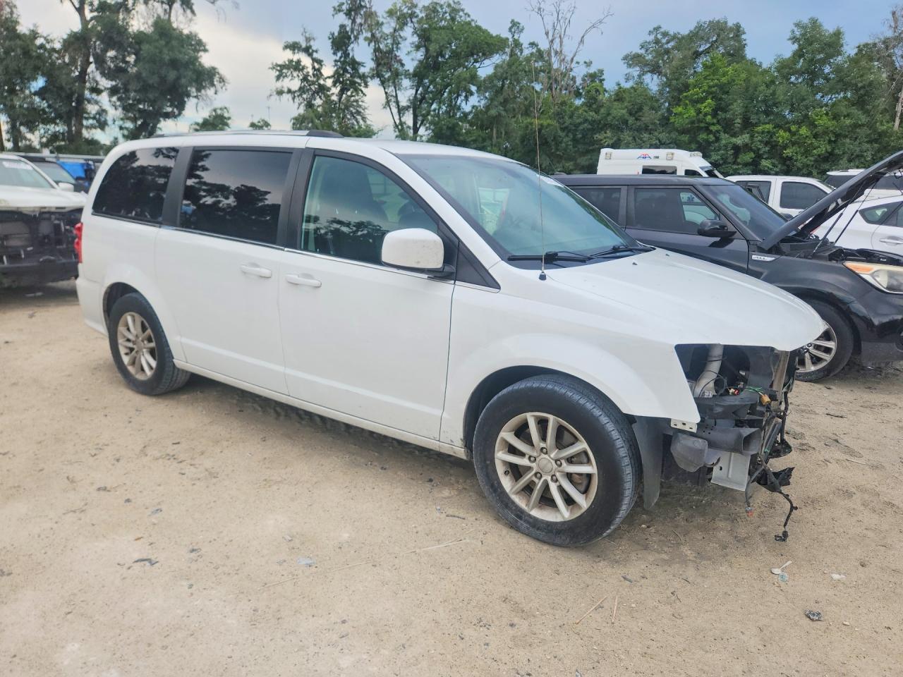 2019 Dodge Grand Caravan Sxt - Image 4